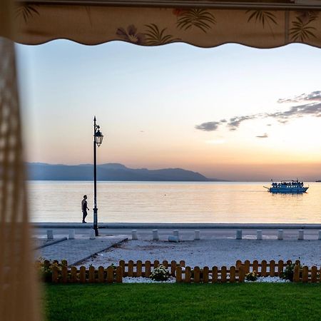 Ferienwohnung Loutraki Sea Sunset Exterior foto