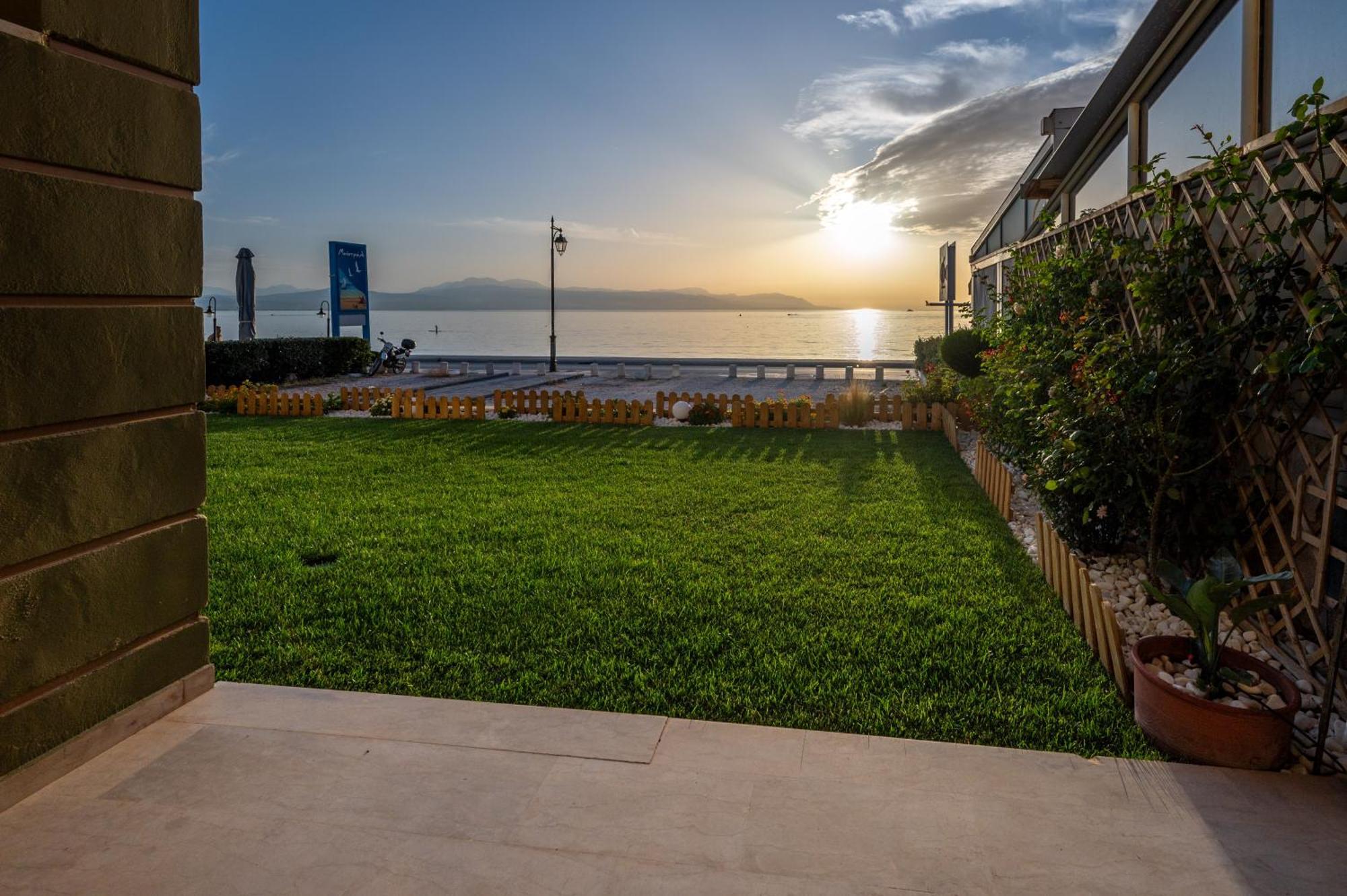 Ferienwohnung Loutraki Sea Sunset Exterior foto